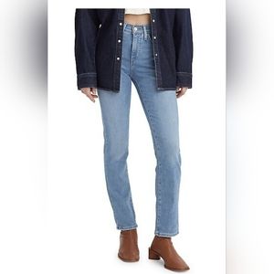 Levi's 312 Shaping Slim Jeans